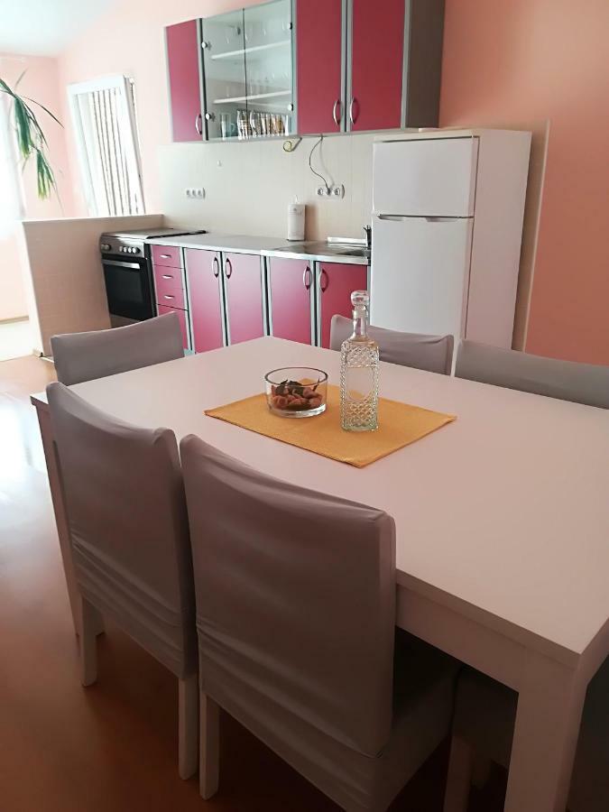 Apartman Rosanda 프레무다섬 외부 사진